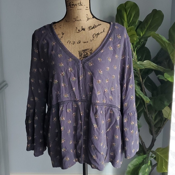 Arizona Jean Company Tops - Floral baby doll top